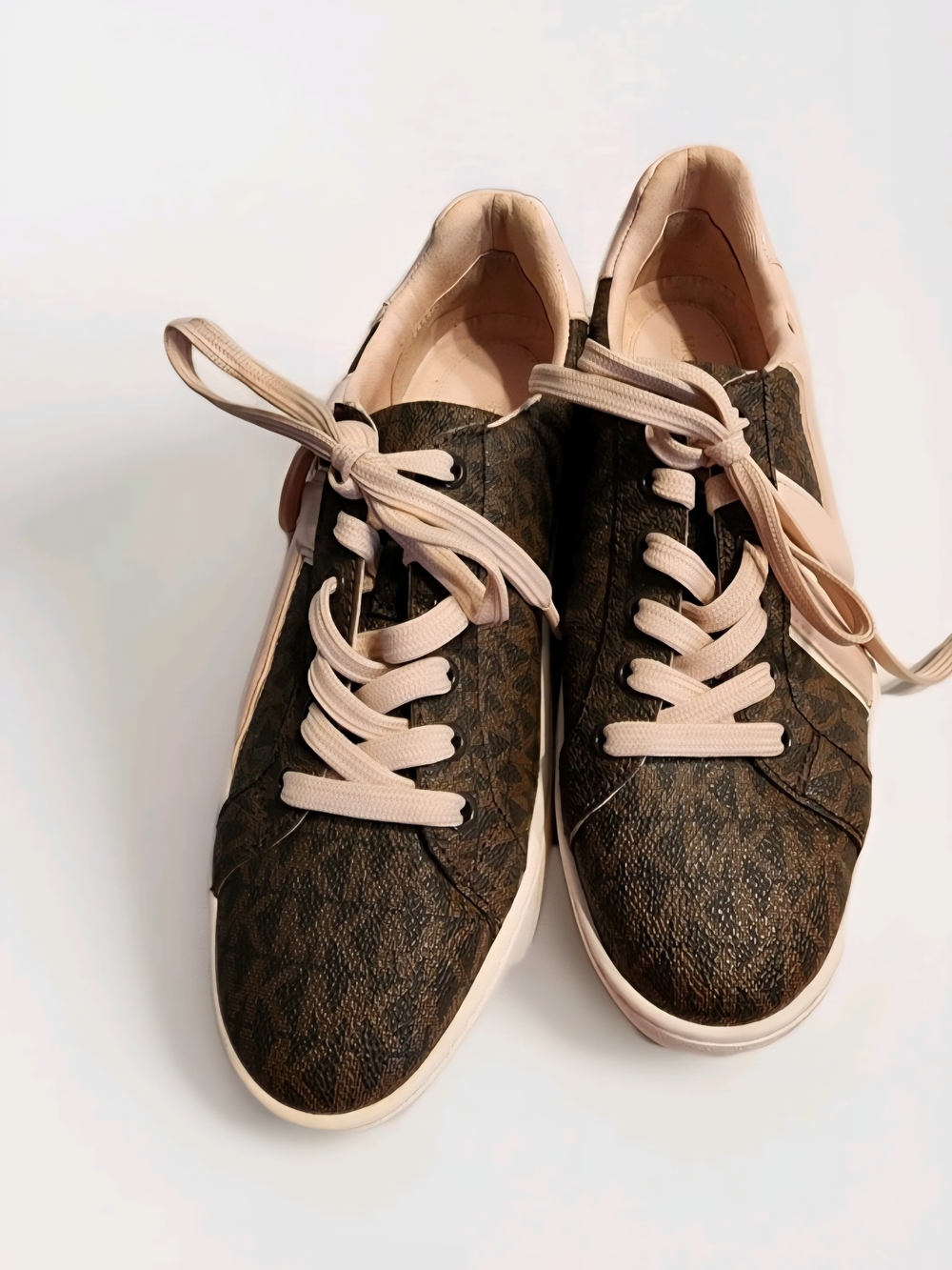 Michael Kors Poppy MK SIG sneakers in a brown and blush pink colorway - Picture 2 of 3